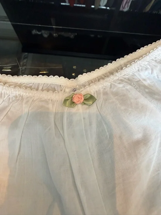 Kittens White Ruffled Cotton Bloomers with Rosette Accent - Picture 2 of 5